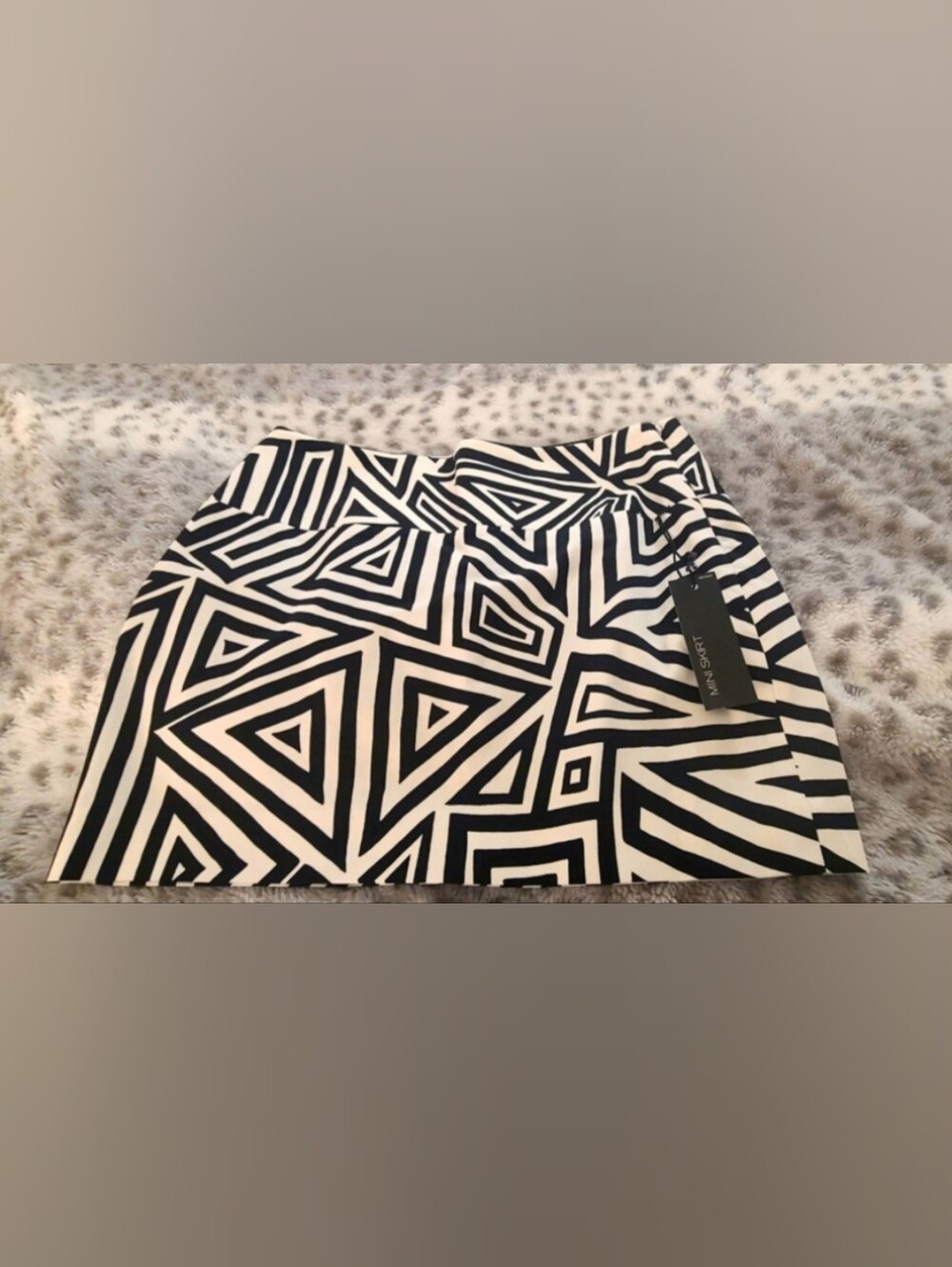 NWT Express Black and White Geometric Mini Skirt- Size 2
